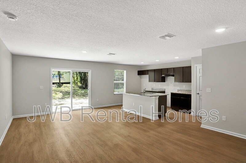 Building Photo - 2358 D St