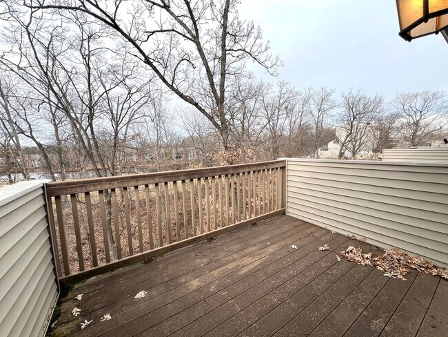 Building Photo - 2 Bedroom/2 Bathroom Apartment!