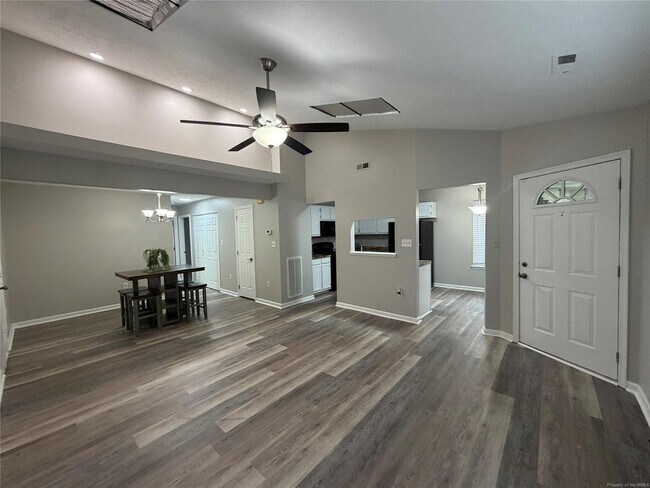 Building Photo - 146 Rain Tree Way