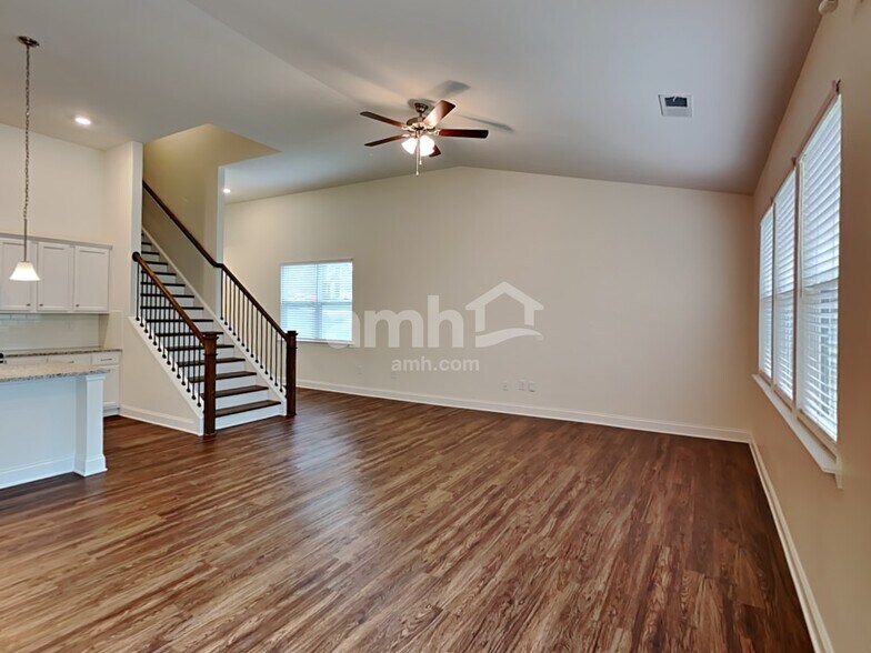 Building Photo - 5215 Smithbriar Dr