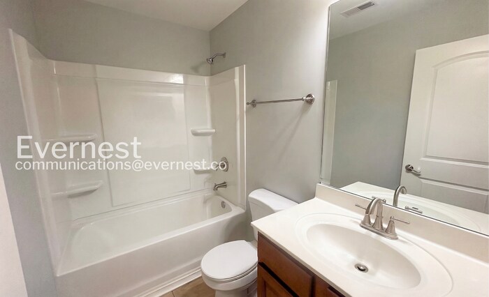 Building Photo - 24663 Rolling Vista Dr