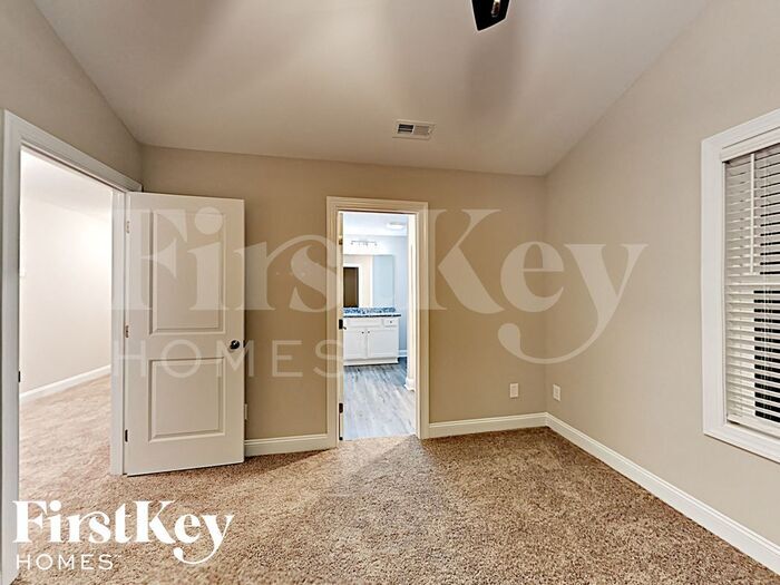 Building Photo - 5775 Sumter Ave