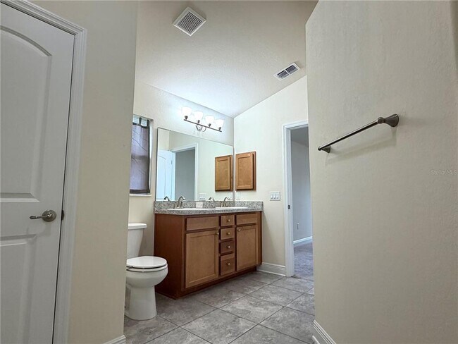 Building Photo - 1816 Galloway Terrace