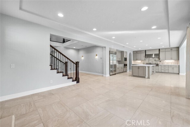 Building Photo - 65 Mapleton