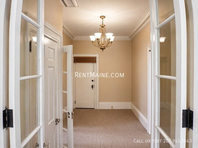 Building Photo - 97 Broadway