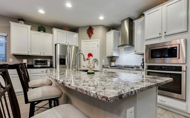 Building Photo - 10819 W Swayback Pass