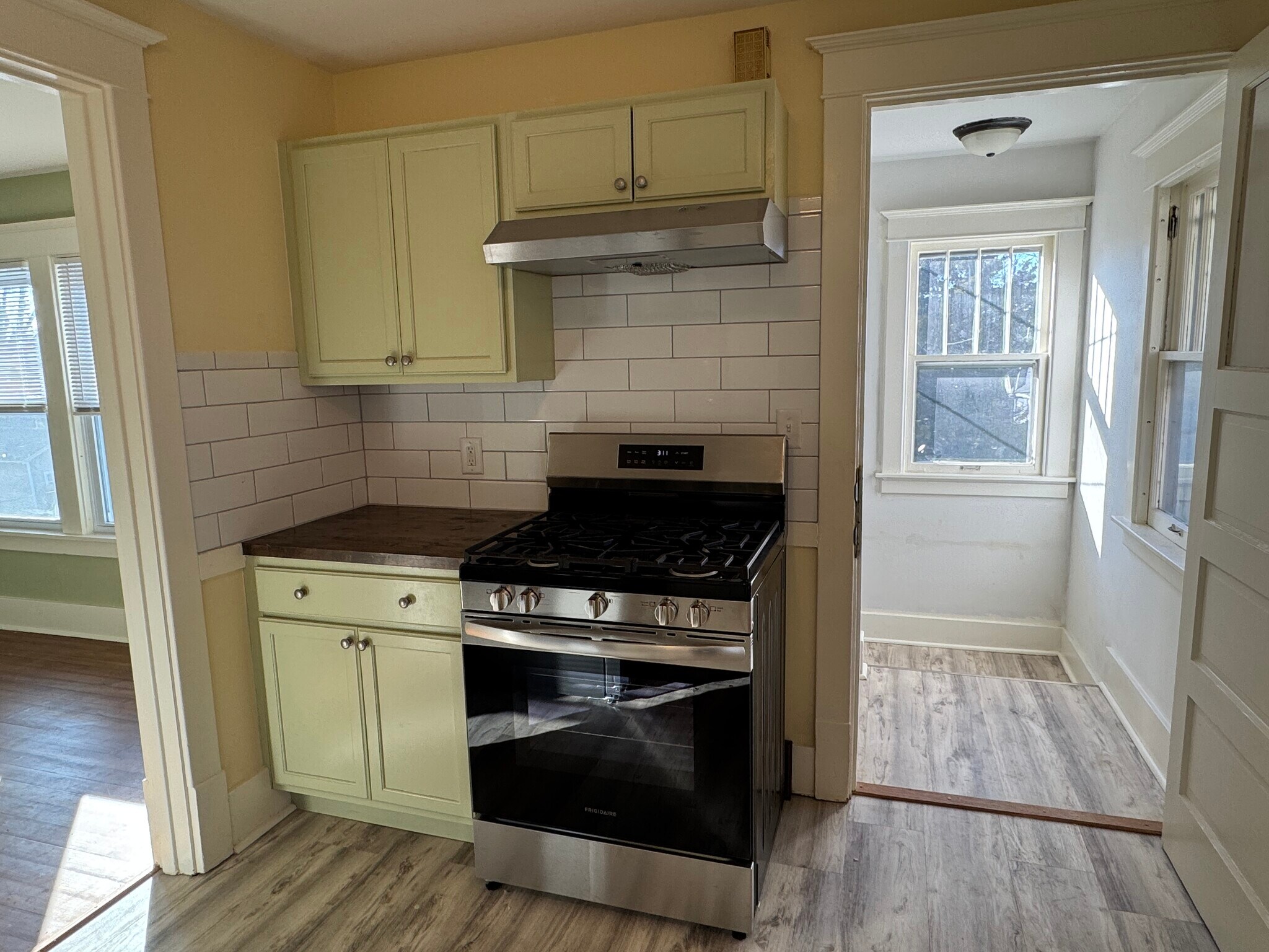 Building Photo - 2702 LeClaire St