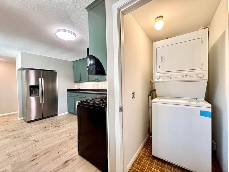 Building Photo - 730 Vernon Ave NW