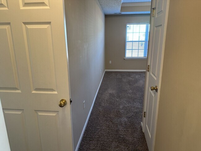 Building Photo - 199 Lancaster Way