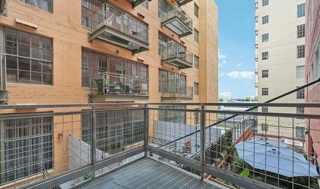 Building Photo - Located in the historic Eckardt Building i...