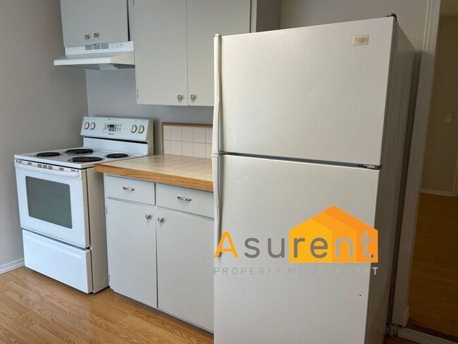 Building Photo - Great 1 Bed 1 Bath Available Soon!