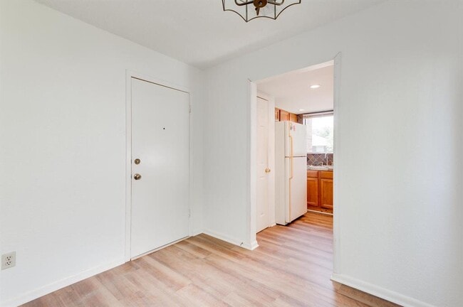 Building Photo - 13341 Water Oak Ln