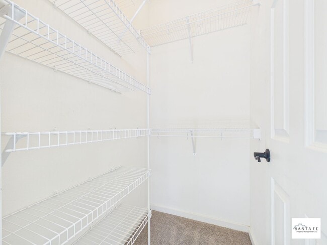 Building Photo - Two Level Townhouse Available February 1, 2026