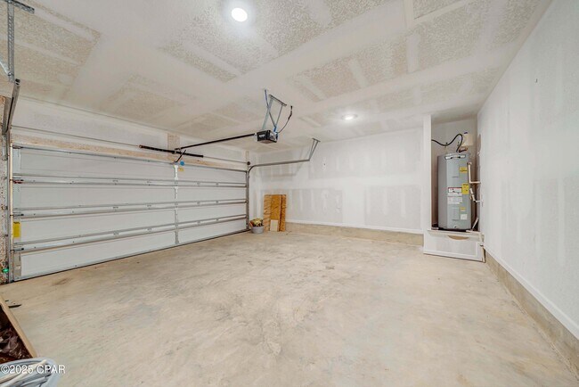 Building Photo - 2304 Aquarius Dr