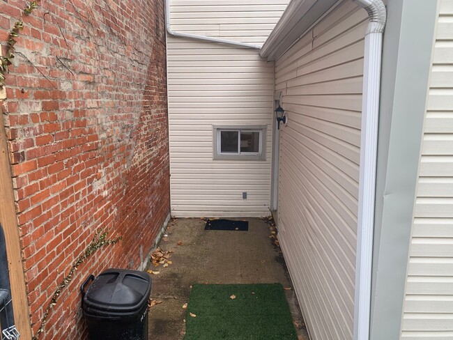 Building Photo - North Shore - 4 BR, 2 Bath with High-End K...