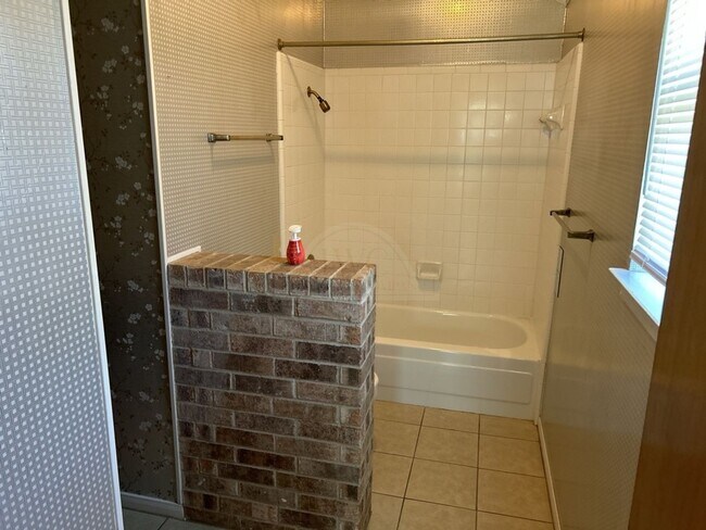 Building Photo - 101 Nancy Dr