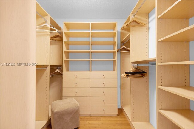 Building Photo - 21055 Yacht Club Dr