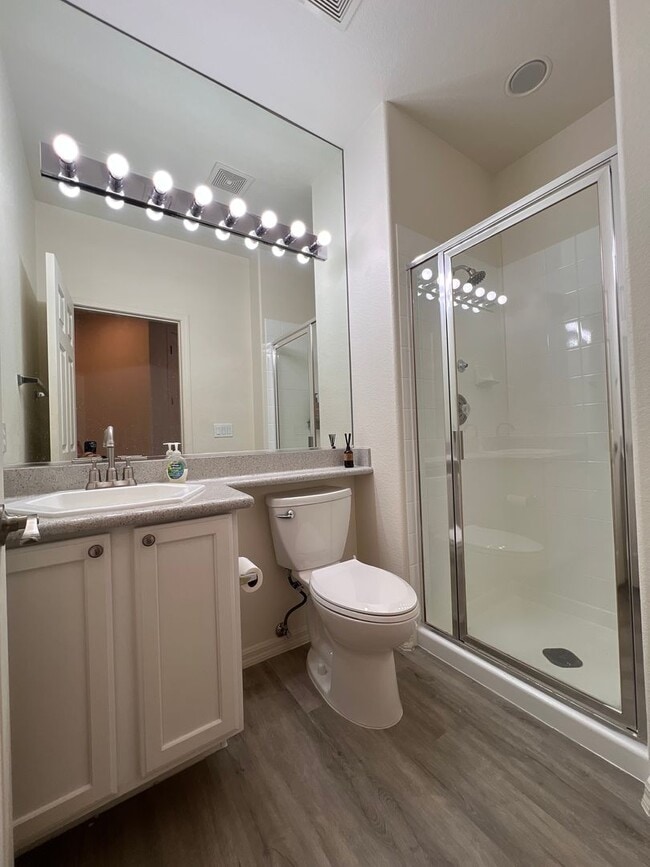 Building Photo - Summerlin Condo - Gated - Community Pool 1 Car Garage - 500 Off First Months Rent