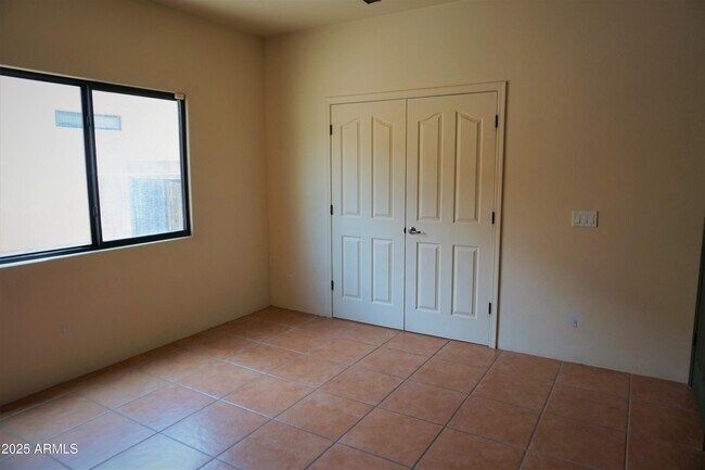 Building Photo - 950 Leonard Wood St