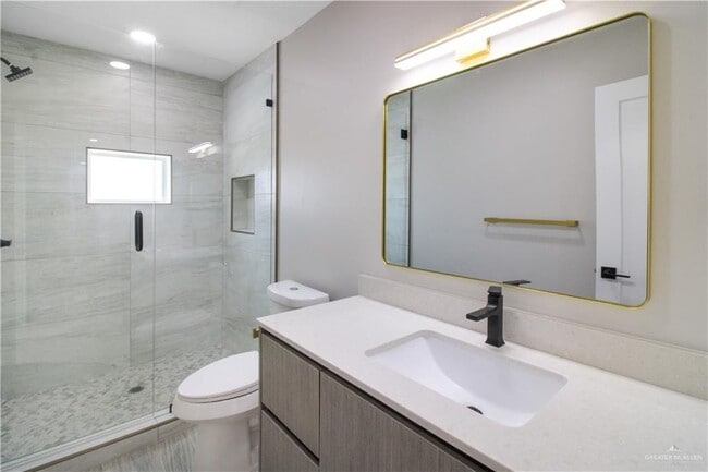 Building Photo - 16 May St