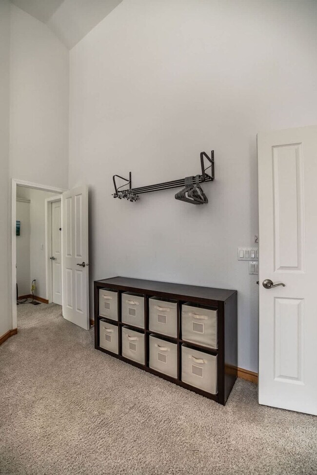 Building Photo - 3228 E Fernan Terrace Dr