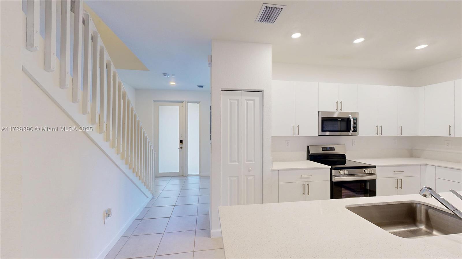 Building Photo - 12875 SW 243rd Ter