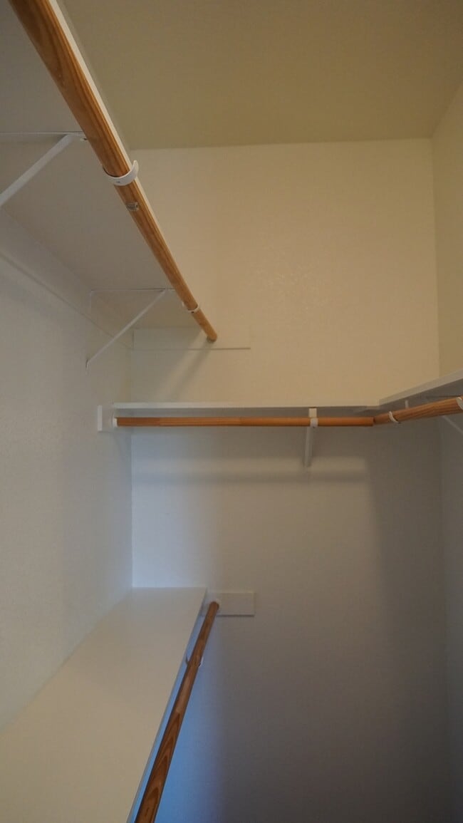 Building Photo - Gorgeous 3 bedroom 2 bathroom home in Sacramento!