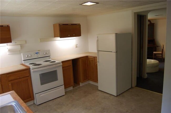 Building Photo - 649 Kenilworth Cir