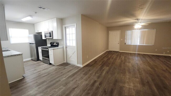 Building Photo - 908 Westmore Ave