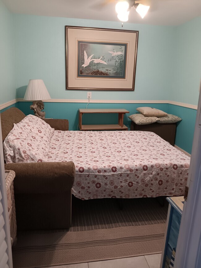 mattress with New memory foam topper - 12890 Spencer St