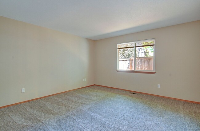 Building Photo - 3bd 2ba Ranch Style Home in North Salmon Creek - Avail Now!
