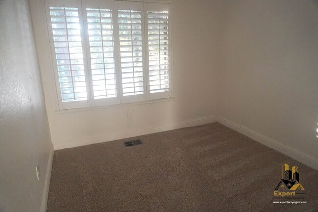 Building Photo - 3605 Larchmont Square Ln