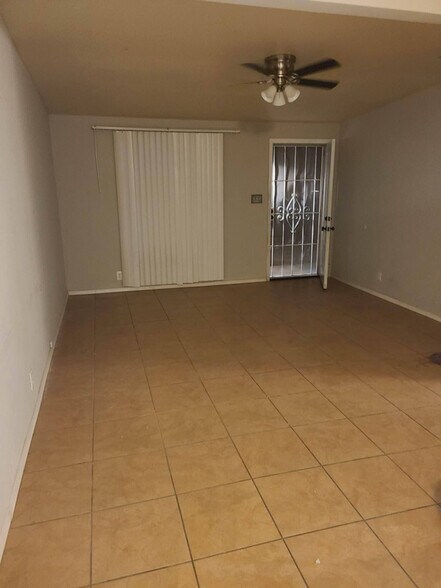 Building Photo - 5828 E 35th St