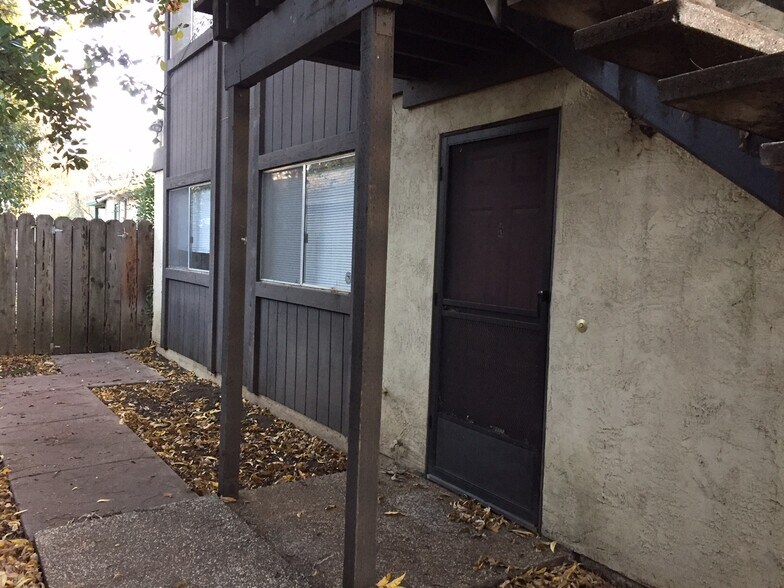 Primary Photo - 1279 Citrus Ave