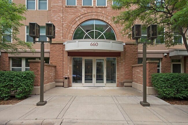 Building Photo - 660 N 2nd St