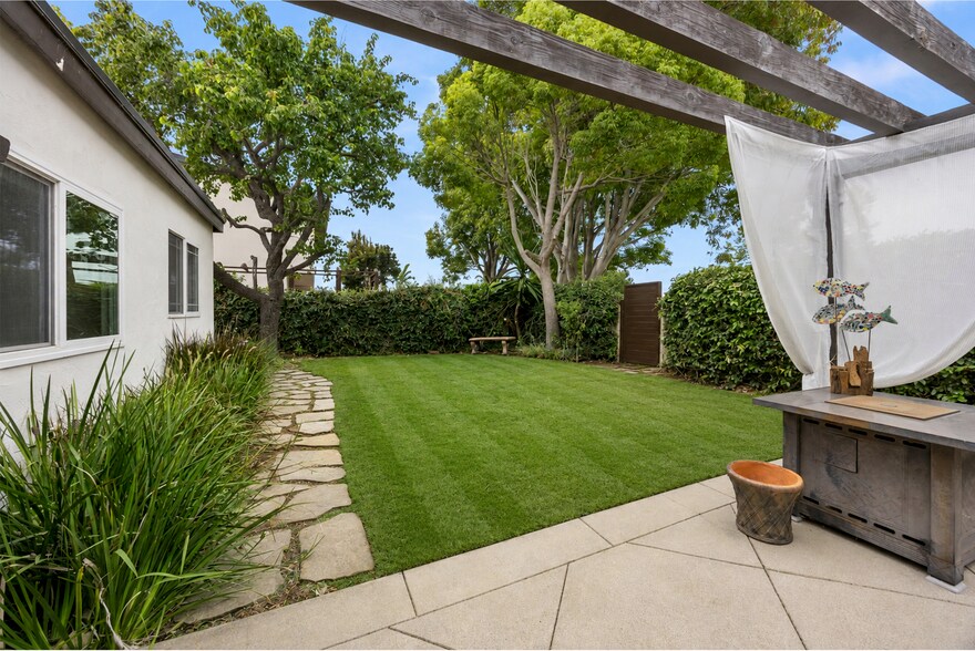 Backyard with gate to park - 19112 Colchester Ln