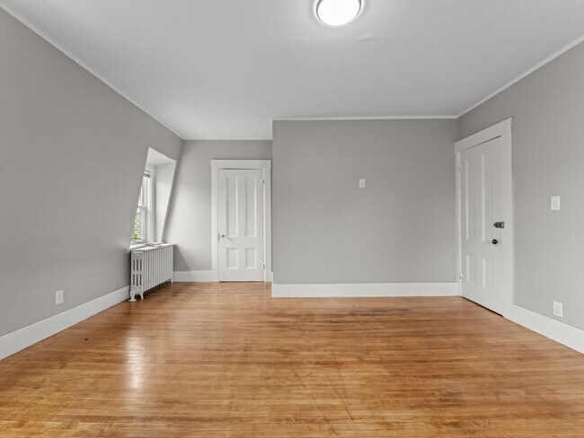 Building Photo - 40 W Central St