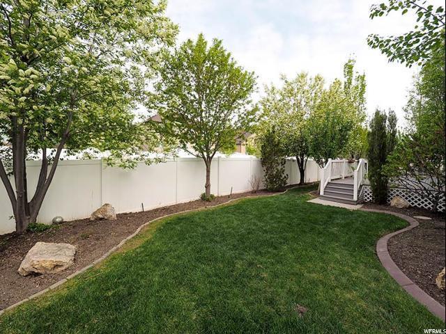 Building Photo - Beautiful 6-Bedroom Riverton House