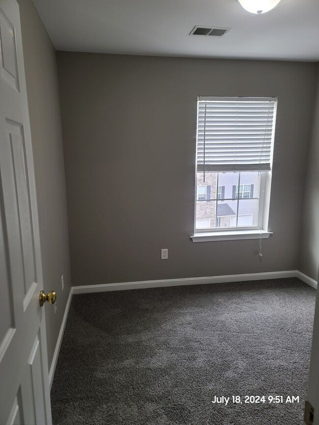 Building Photo - 3 Bedroom Townhouse for Rent in Waynesboro!