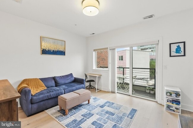 Building Photo - 662 Glick Ct NW