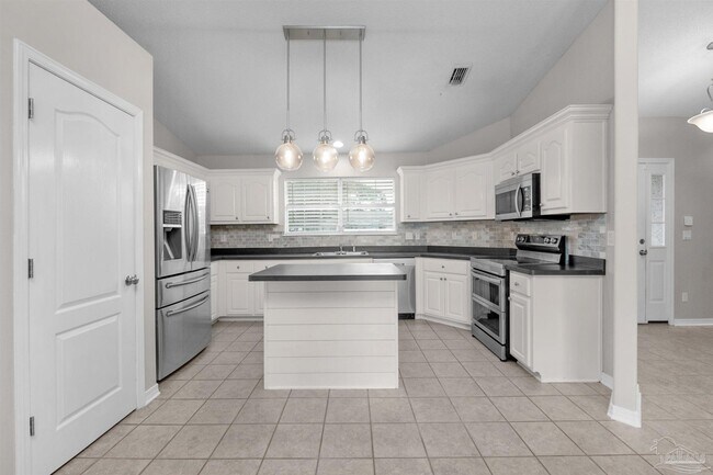 Building Photo - 2081 Seagrape Dr