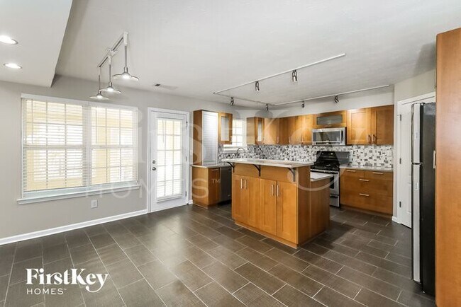 Building Photo - 117 River Pass Ct NE