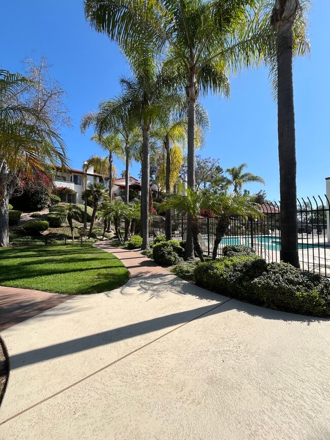 Building Photo - 1550 Apache Dr