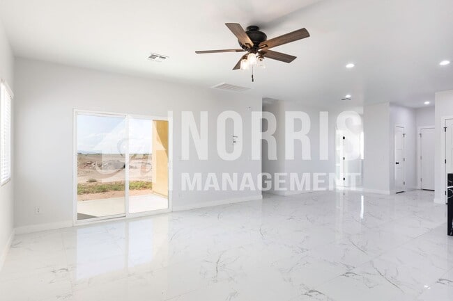 Building Photo - Beautiful Brand New Home with Block Wall