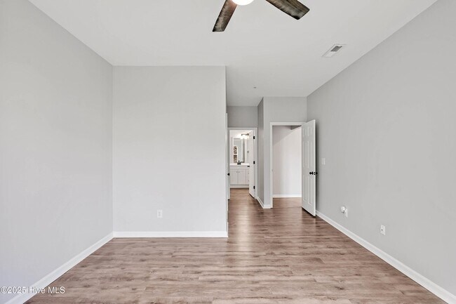Building Photo - 4519 Sagedale Dr