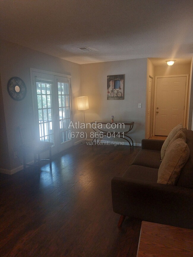 Building Photo - 3595 Woodbriar Cir