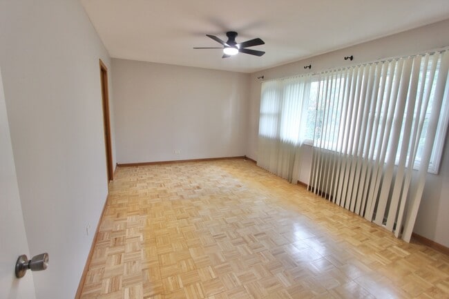 Building Photo - 7108 W Niles Ave