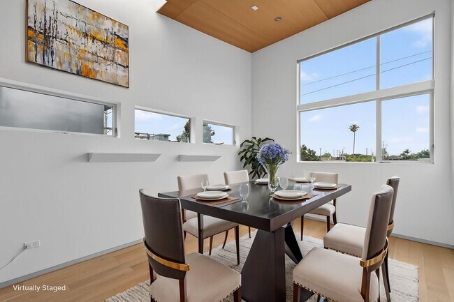 Building Photo - Discover this striking 3 bedroom apartment for rent in Venice, offering 4 bathrooms, contemporary...