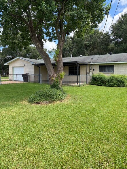 Back yard - 415 N 33rd St