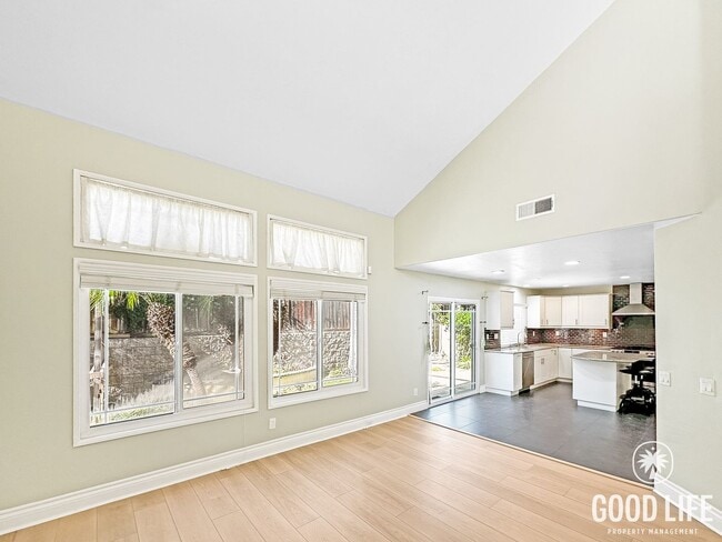 Building Photo - Beautiful 3-Bed Home w/ Vaulted Ceilings, Stainless Appliances, Private Backyard & 2-Car Garage